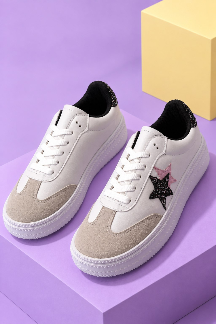 Rahat Kalıp Yarım Yıldız Desenli Sneaker Kadın Beyaz Sneaker TBZER050