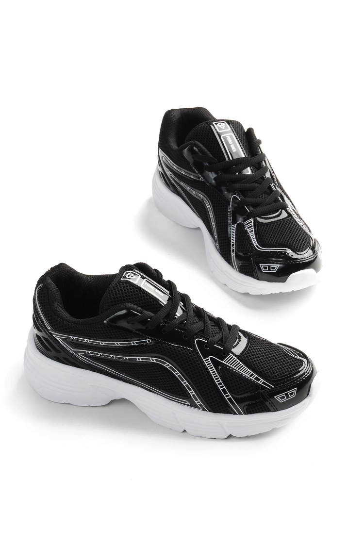 Termo Taban Konforlu Bağcıklı Sneaker Kadın Siyah Rugan Sneaker TBTÖZF005