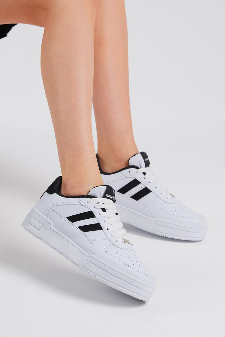 Unisex Beyaz Siyah Yanı Çizgili Bağcıklı Rahat Kalıp Sneaker