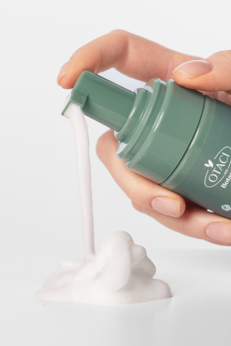 Botanics+ Bitkisel Saç Şekillendirici Saç Köpüğü Yumuşak-Orta Tutuş