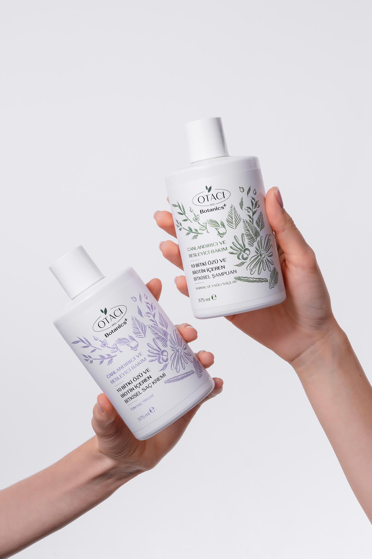 Botanics + Canlandırıcı & Besleyici Bakım- 10 Bitki Özü ve Biotin İçeren Bitkisel Saç Kremi