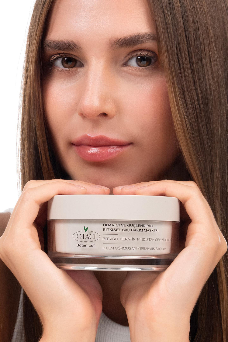 Botanics+ Onarıcı ve Güçlendirici Bitkisel Saç Bakım Maskesi 