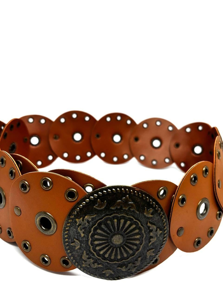 **CAMEL ROUND-STUDDED LEATHER BELT**