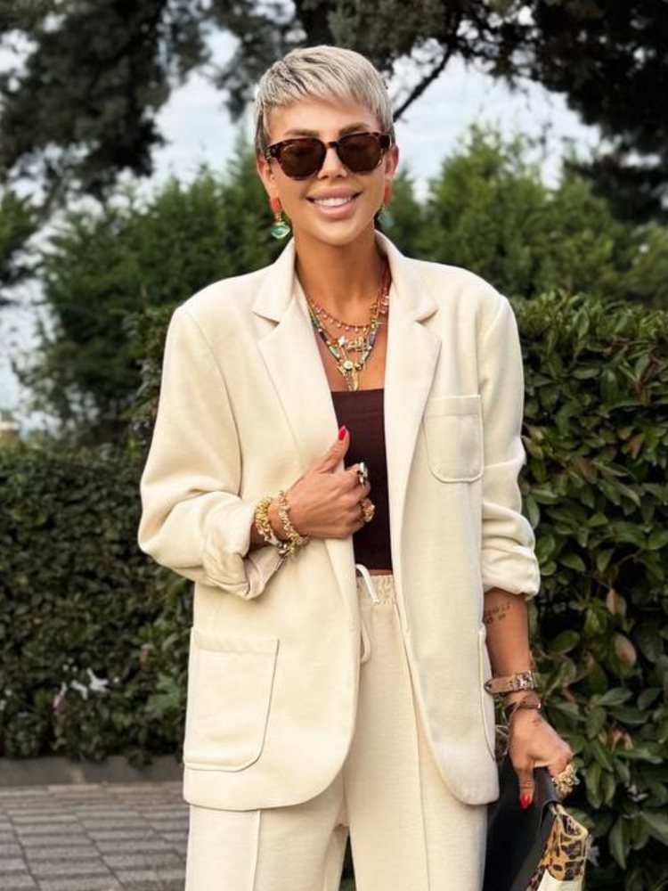 BEIGE KNIT JACKET WITH POCKETS