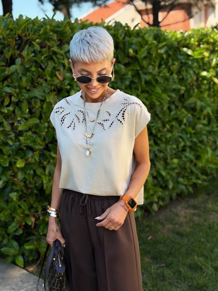 BEJ CUTWORK NAKIŞ DETAY TSHIRT