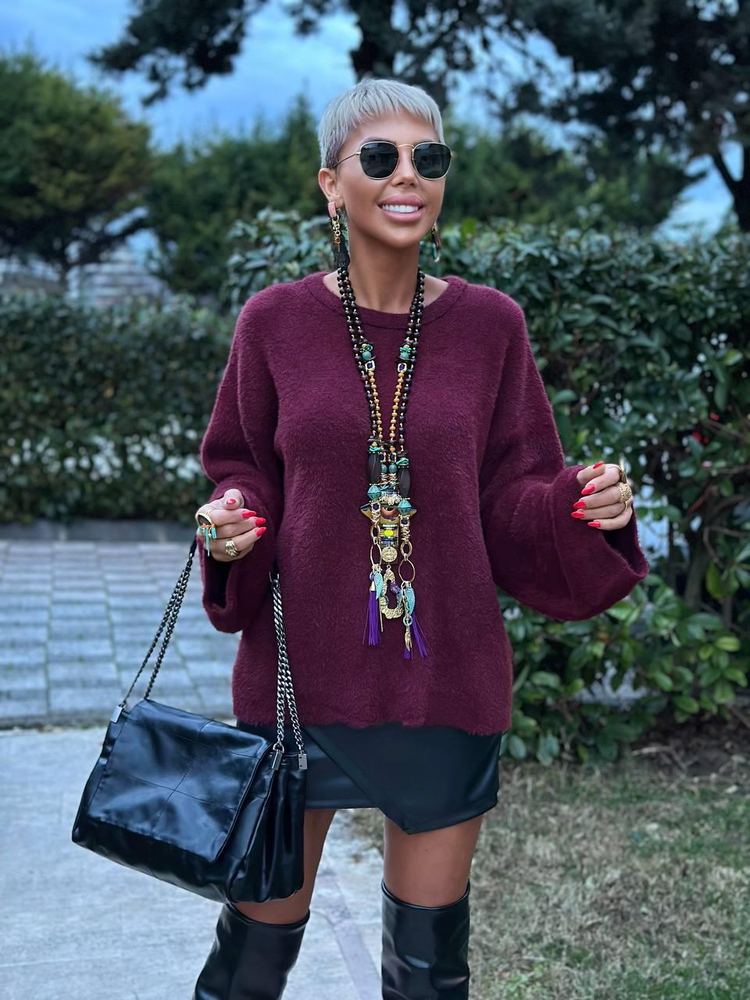 PLUM SOFT KNIT SWEATER