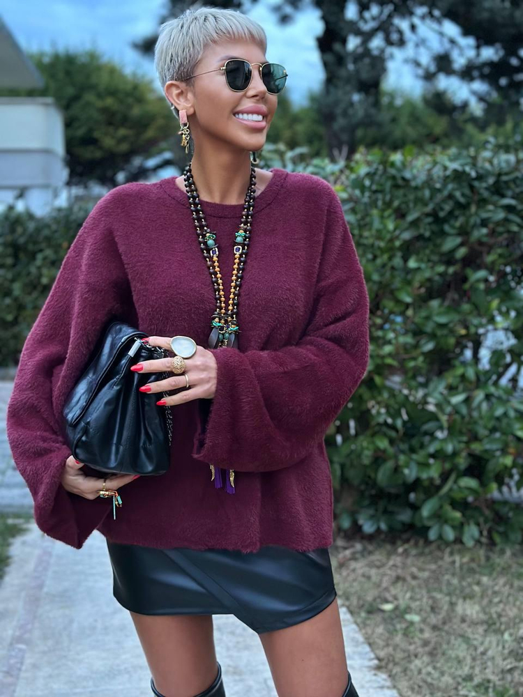 PLUM SOFT KNIT SWEATER