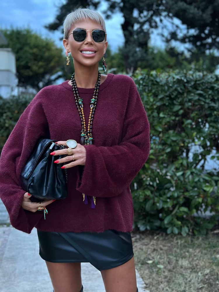 PLUM SOFT KNIT SWEATER