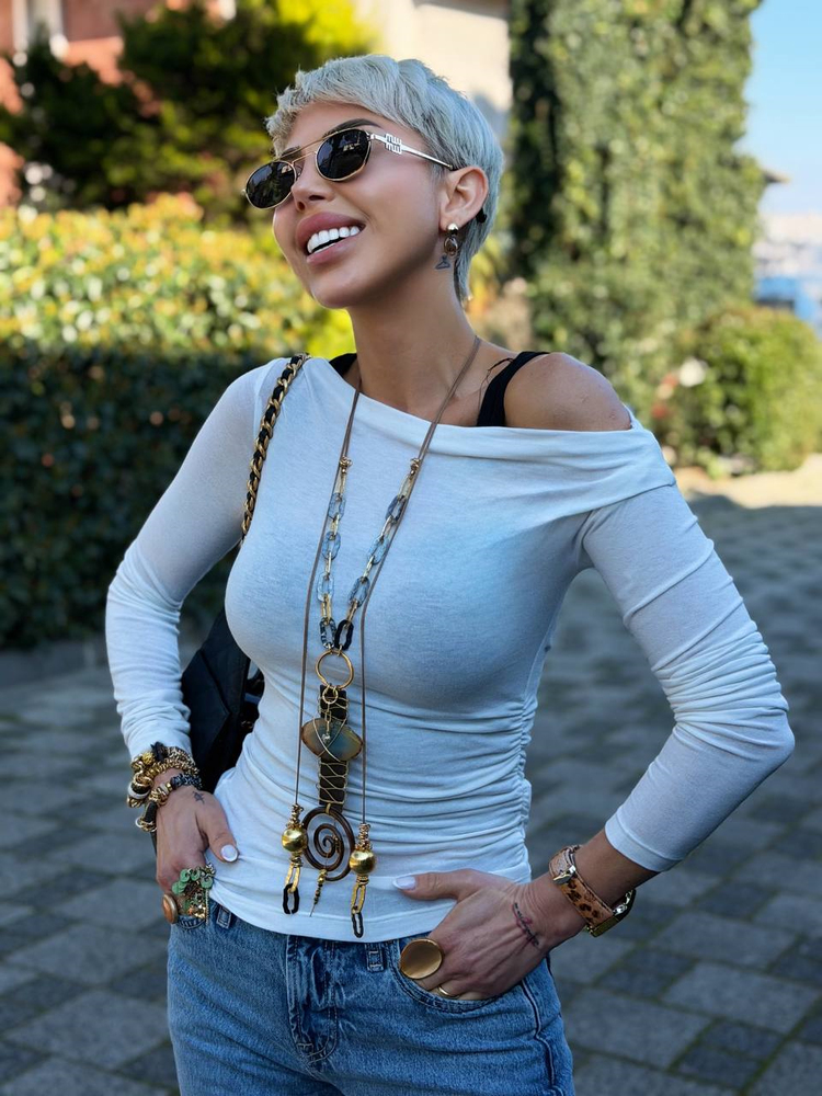 EKRU BODYLİ ASİMETRİK BÜZGÜLÜ BLUZ
