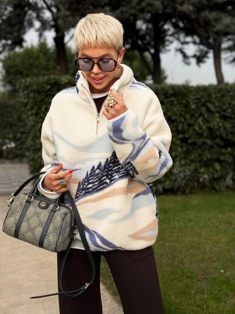 EKRU MAVİ SKİES DESENLİ DİK YAKA FERMUARLI POLAR SWEAT