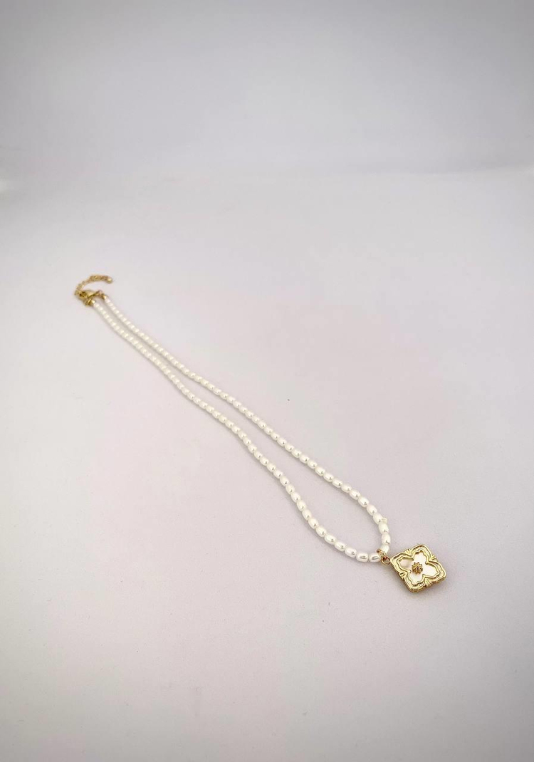ELEGANT PEARL BLOOM KOLYE