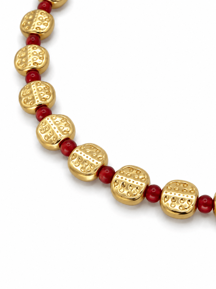 Gold Kırmızı Boncuklu Yuvarlak Detaylı Kolye