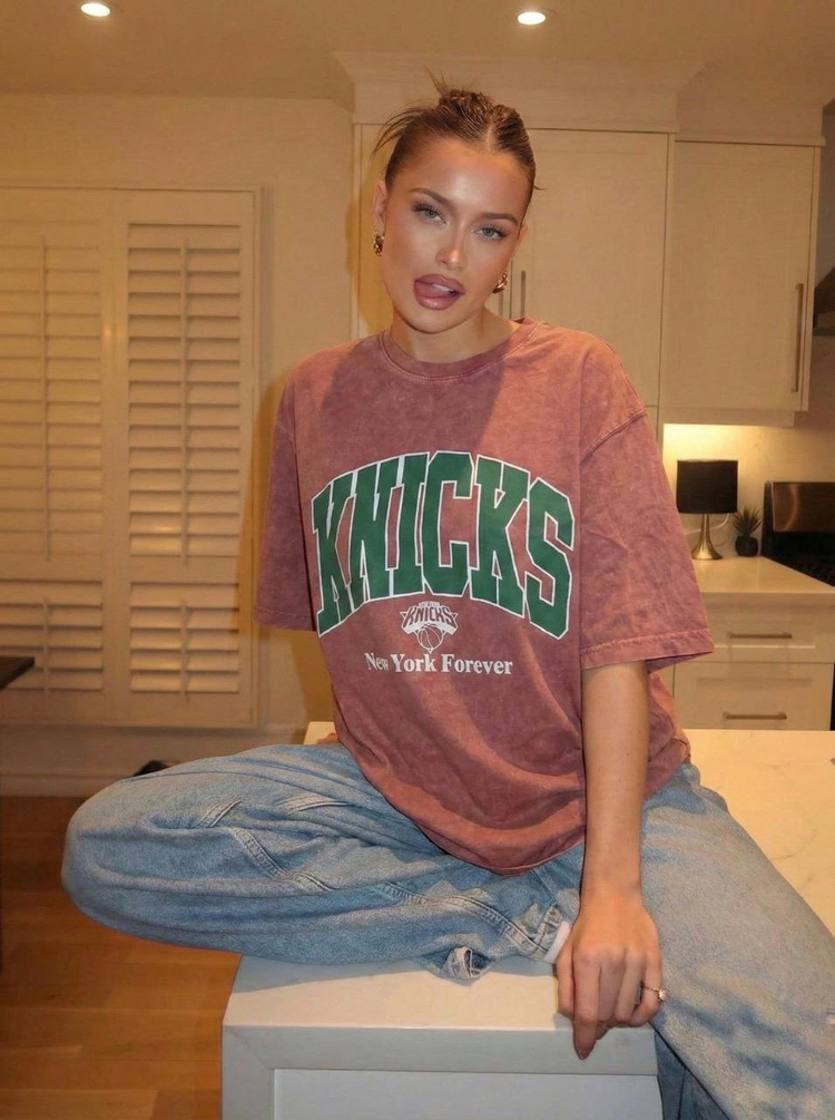 GÜL KURUSU KNICKS BASKILI TSHİRT