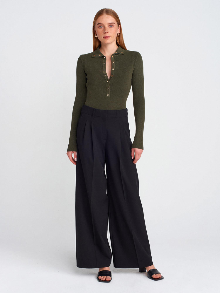 KHAKI HIGH-NECK SNAP-BUTTON KNIT SWEATER