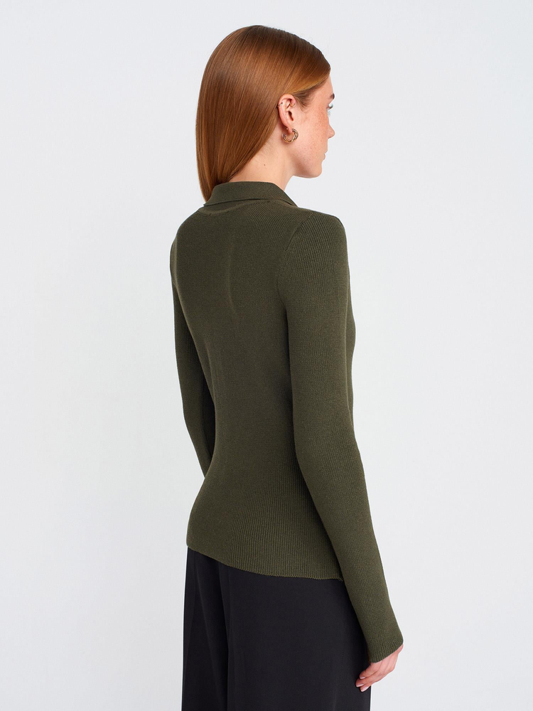 KHAKI HIGH-NECK SNAP-BUTTON KNIT SWEATER