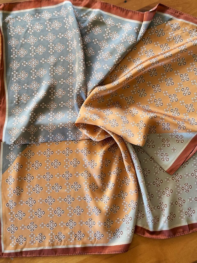 BROWN FLORAL PATTERN SCARF