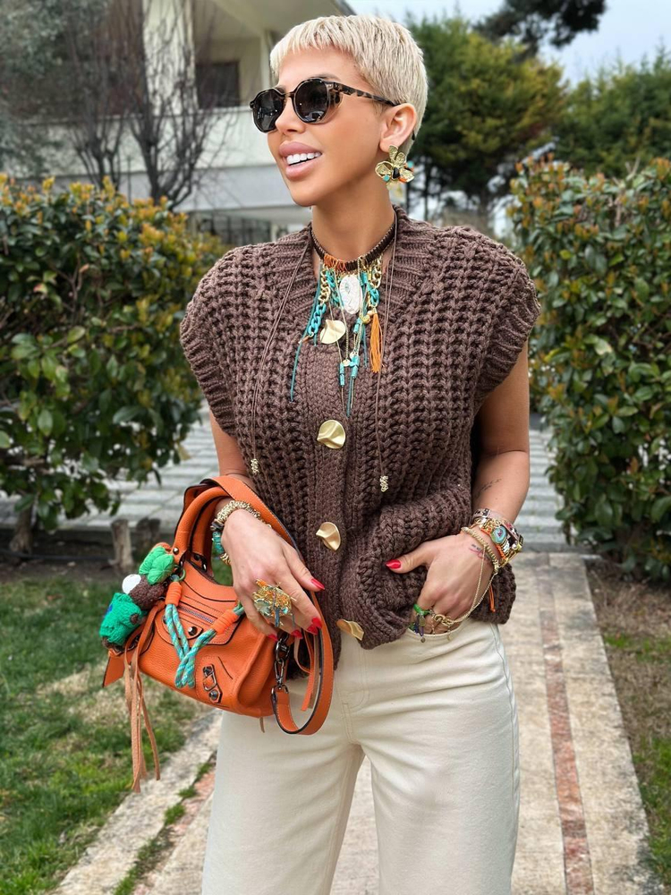 BROWN SOFT-TEXTURED BUTTONED KNIT VEST