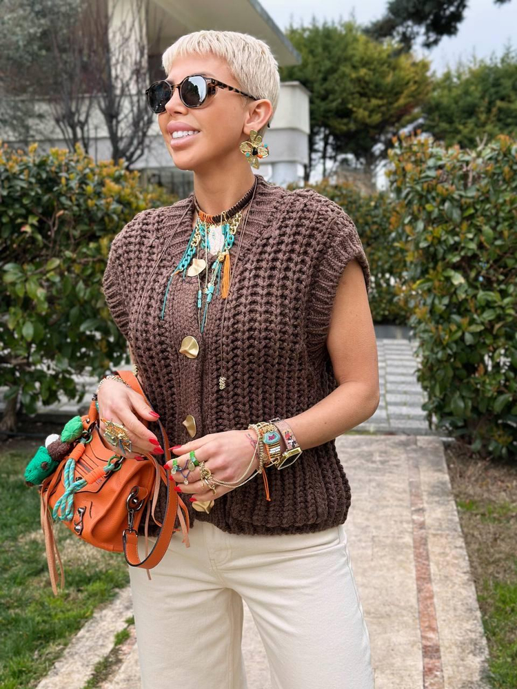 BROWN SOFT-TEXTURED BUTTONED KNIT VEST