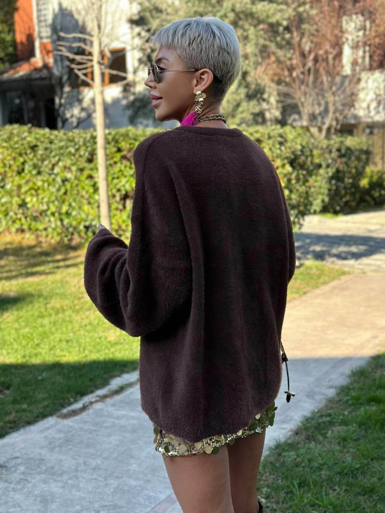 BROWN SOFT KNIT SWEATER