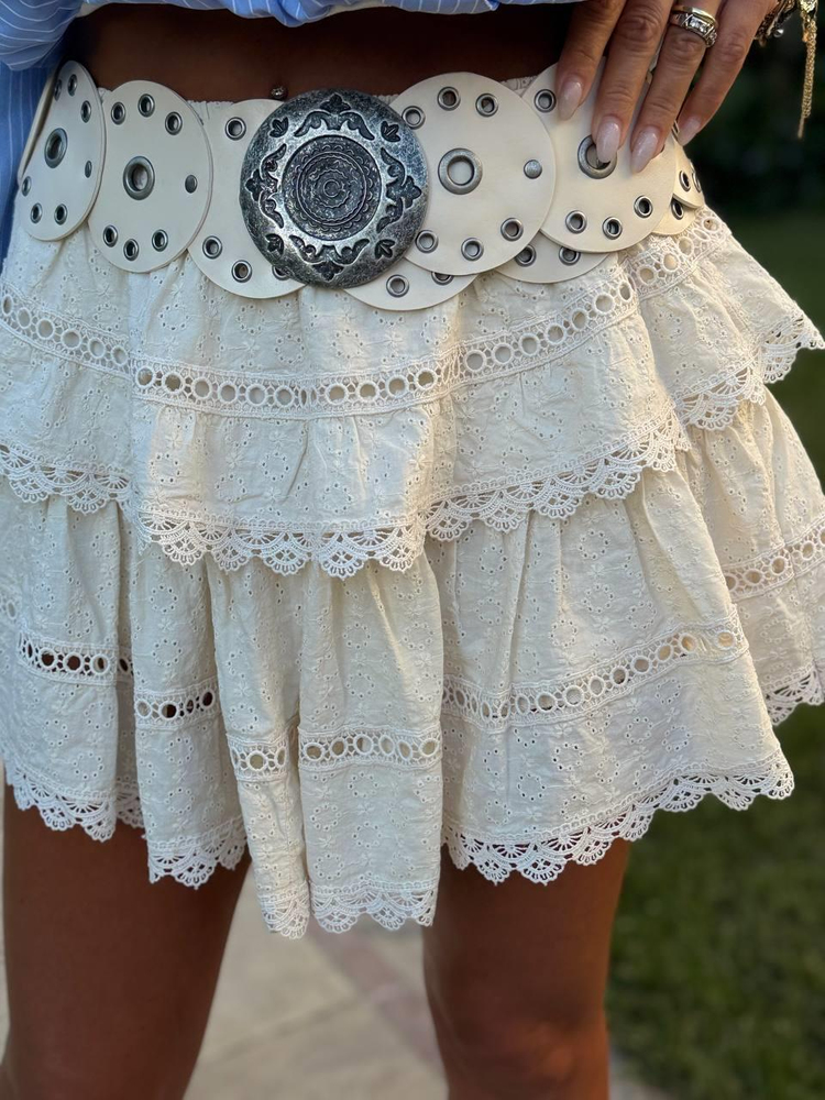 CREAM ROUND BUCKLE STUDDED BELT