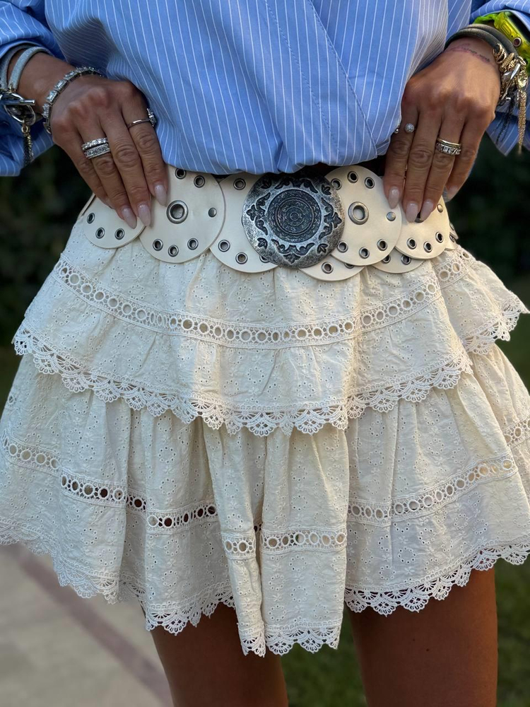 CREAM ROUND BUCKLE STUDDED BELT