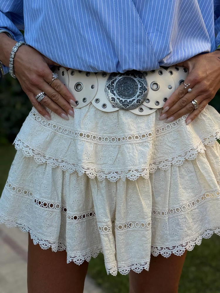 CREAM ROUND BUCKLE STUDDED BELT