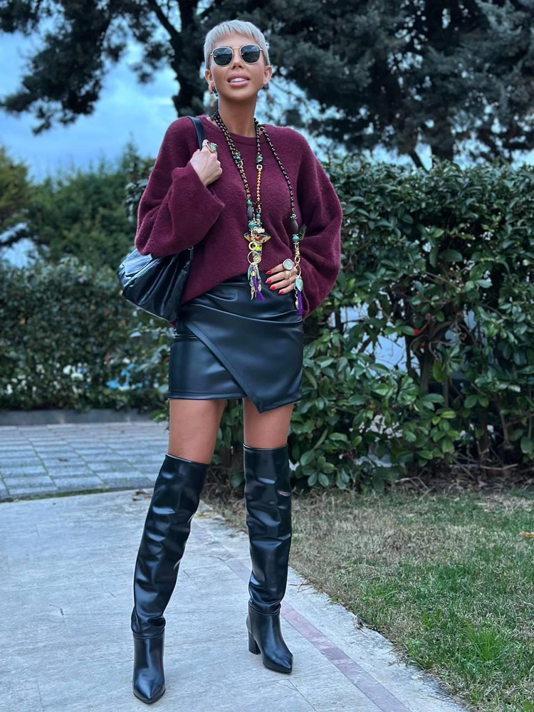 BLACK ASYMMETRICAL ENVELOPE-STYLE LEATHER SKIRT