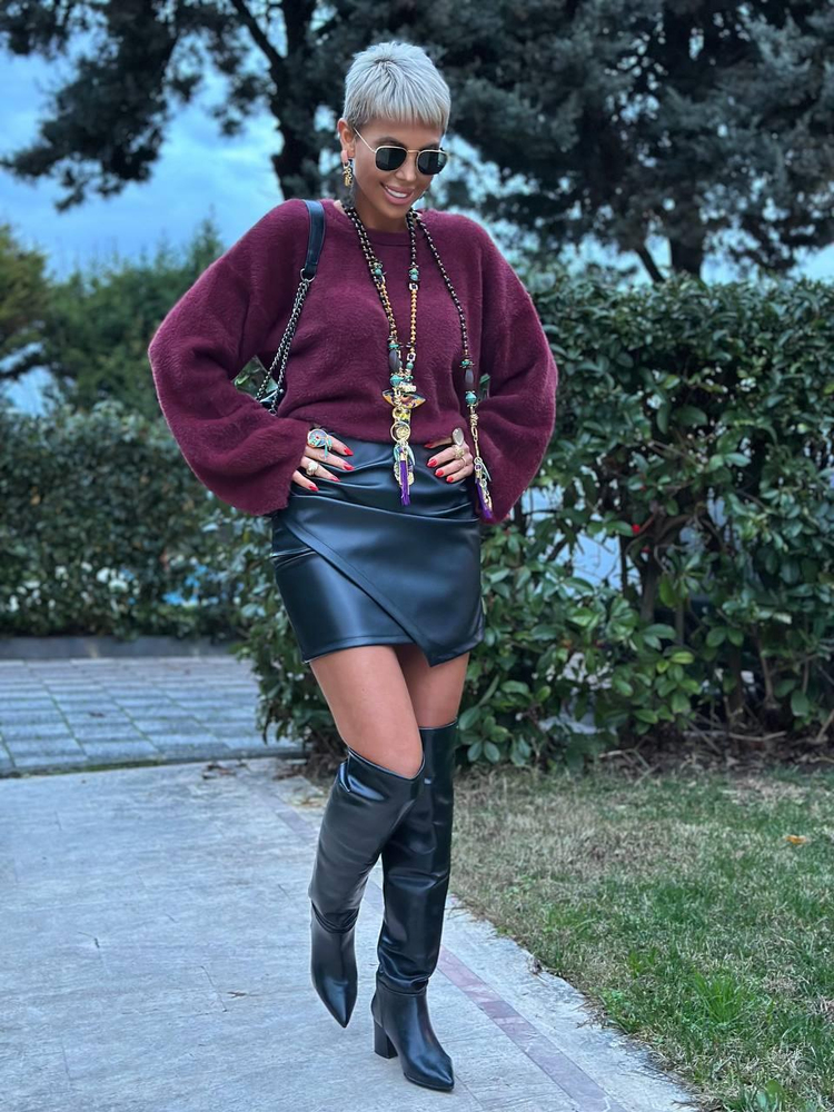 BLACK ASYMMETRICAL ENVELOPE-STYLE LEATHER SKIRT
