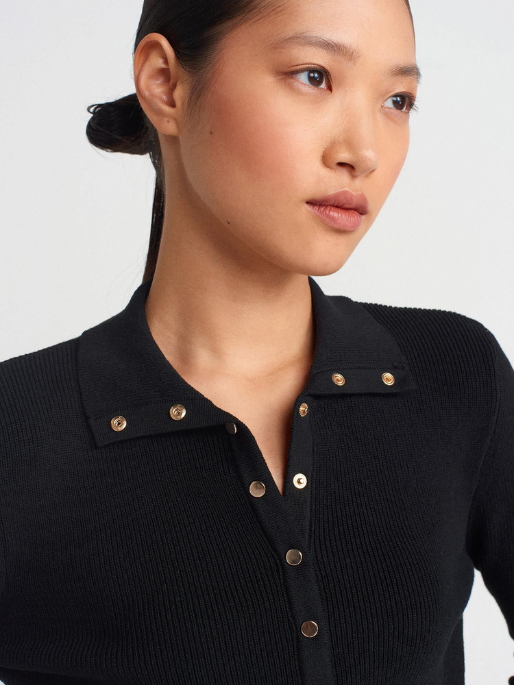 BLACK HIGH-NECK SNAP-BUTTON KNIT SWEATER