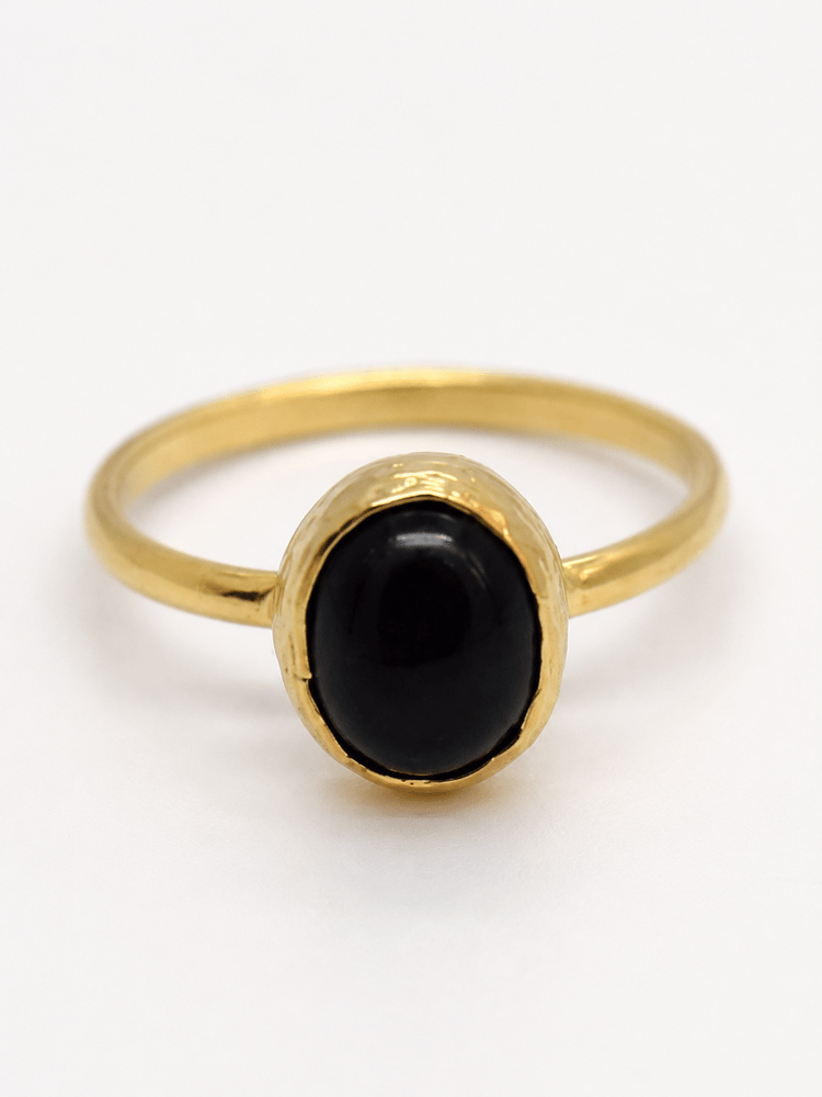 Siyah Oval Taşlı Gold Yüzük