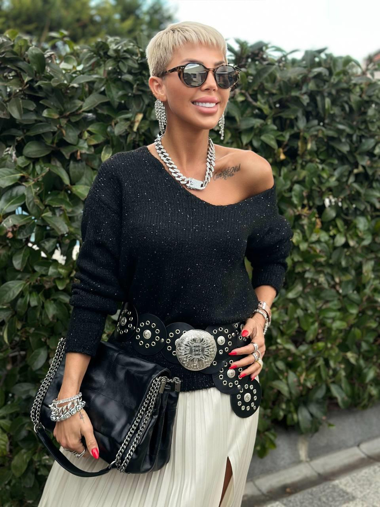 BLACK V-NECK SEQUIN KNIT SWEATER