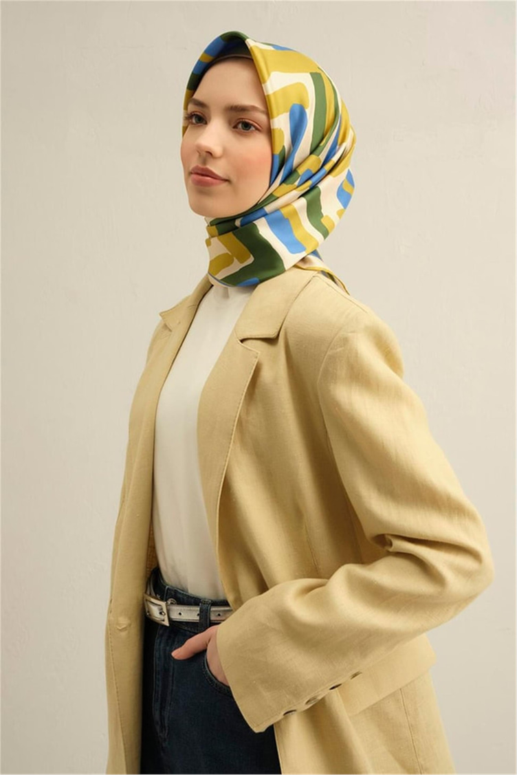 Armine Desenli Sura Saf İpek Eşarp 9303 01