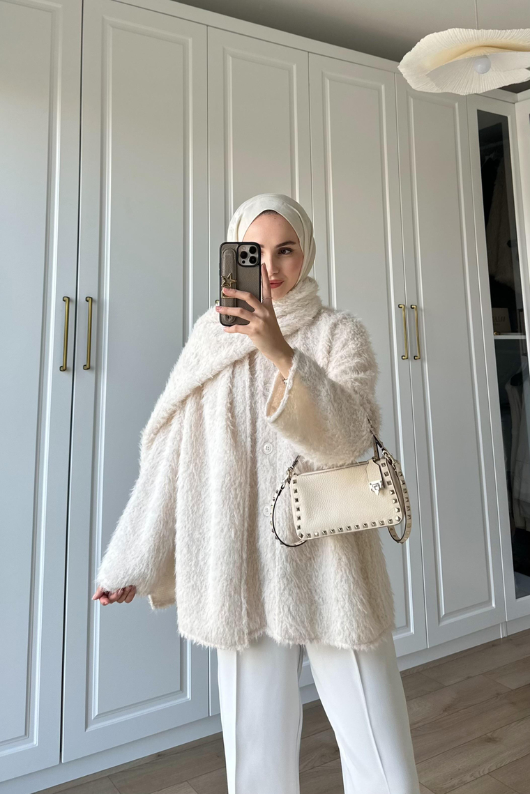 Lilas Atkı Detay Tüylü Ceket - EKRU