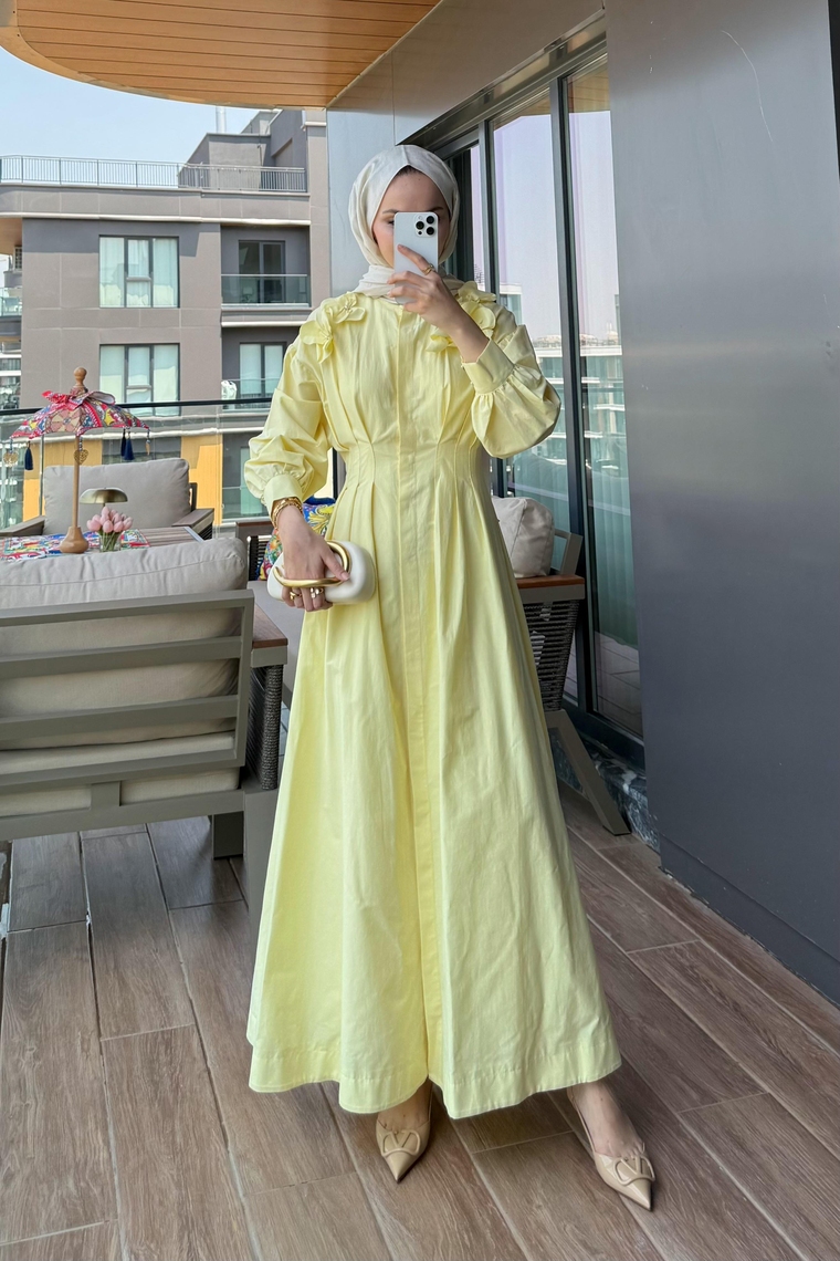 Lora Çiçek Aksesuarlı Elbise - BUTTER YELLOW
