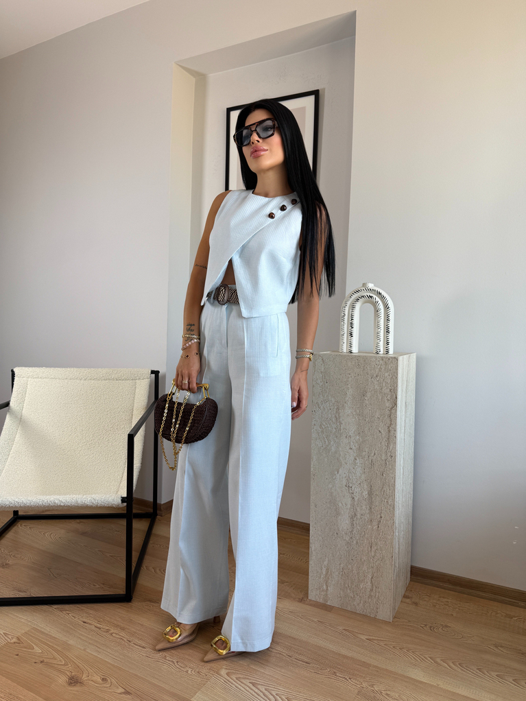 MAVİ KETEN DÜĞME VE HASIR KEMER DETAYLI TAKIM