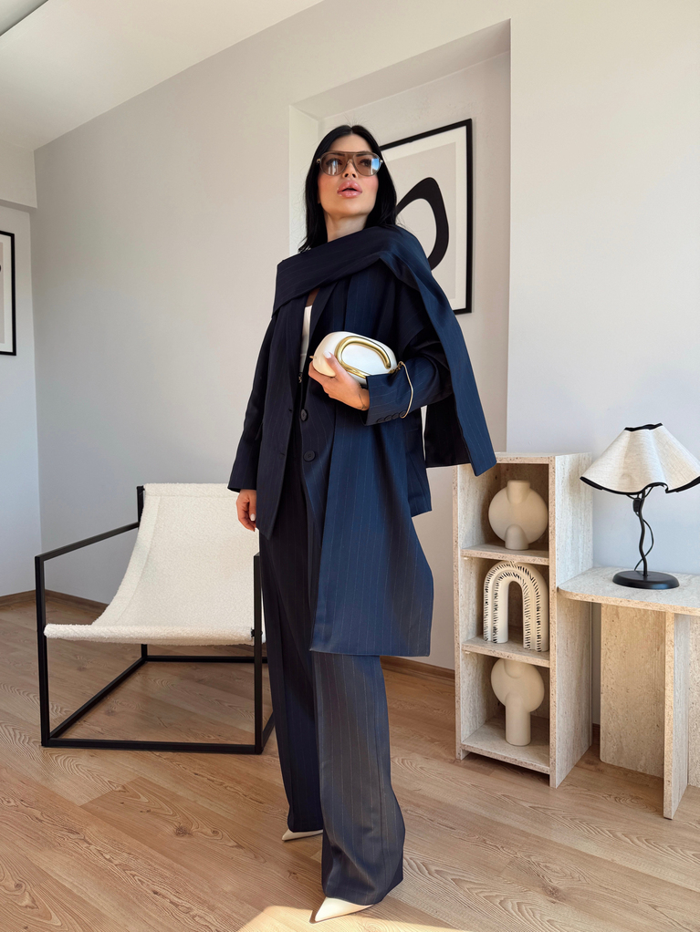 LACİVERT ÇİZGİŞİ ŞAL DETAYLI BLAZER PALAZZO TAKIM
