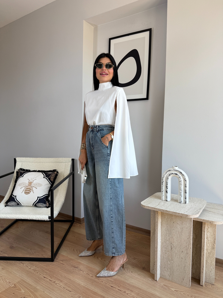 PELERİN MODEL DİK YAKA BEYAZ BLUZ