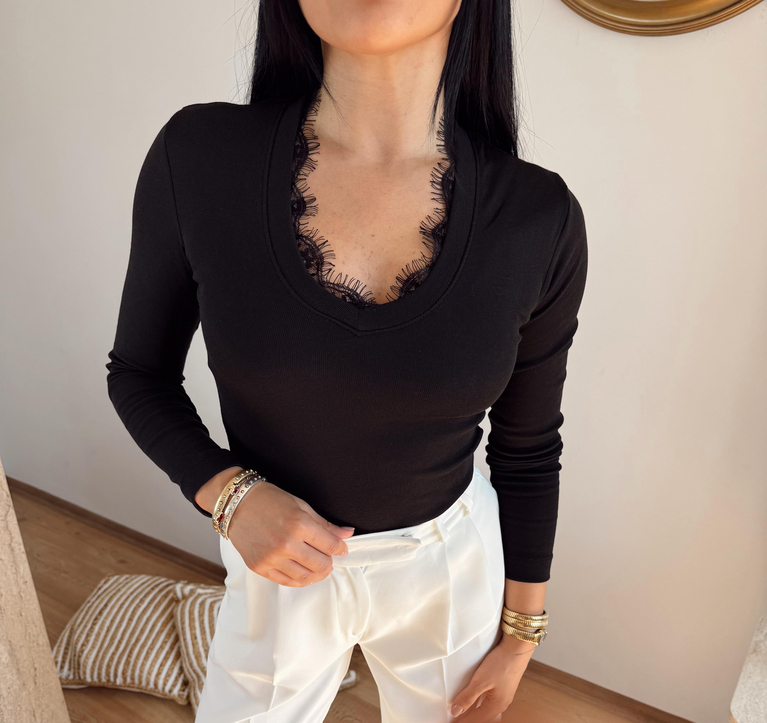 V YAKA DANTEL DETAYLI BODY
