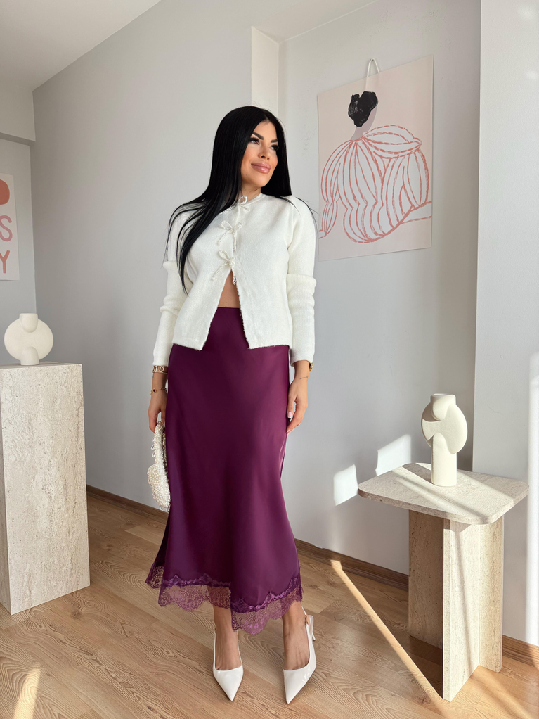 BEYAZ İNCİLİ FİYONK DÜĞME DETAYLI HIRKA
