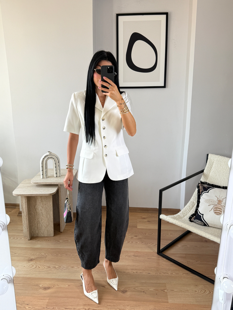 EKRU DÜĞME DETAYLI KISA KOLLU CEKET BLUZ