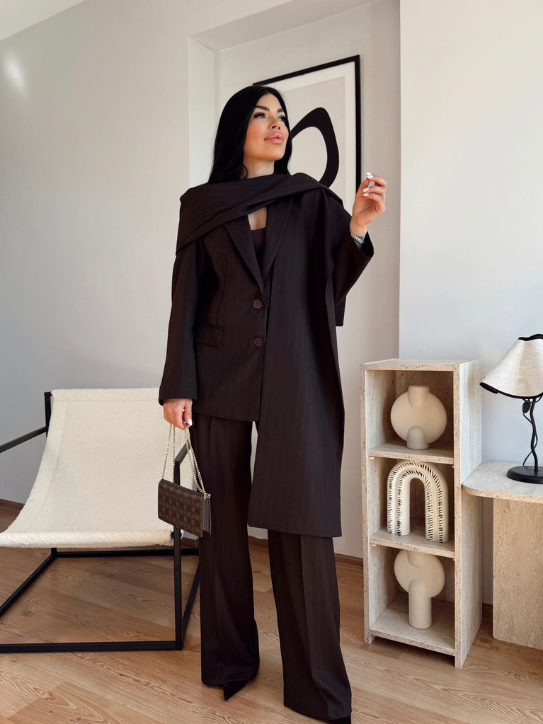 KAHVERENGİ ÇİZGİLİ ŞAL DETAYLI BLAZER PALAZZO TAKIM