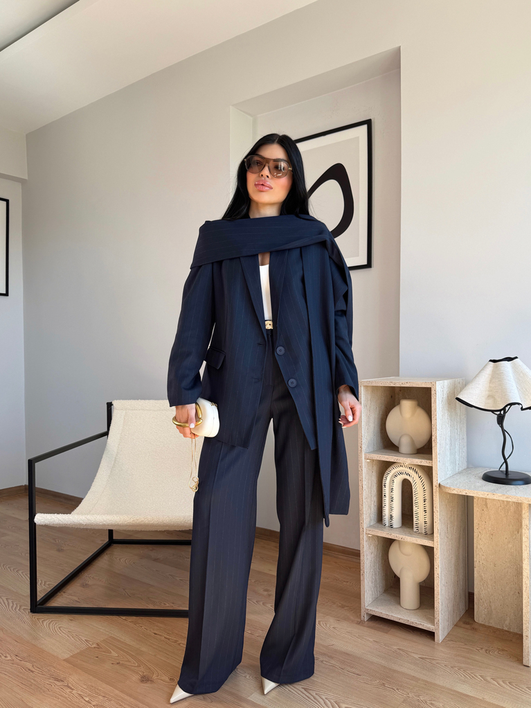LACİVERT ÇİZGİŞİ ŞAL DETAYLI BLAZER PALAZZO TAKIM