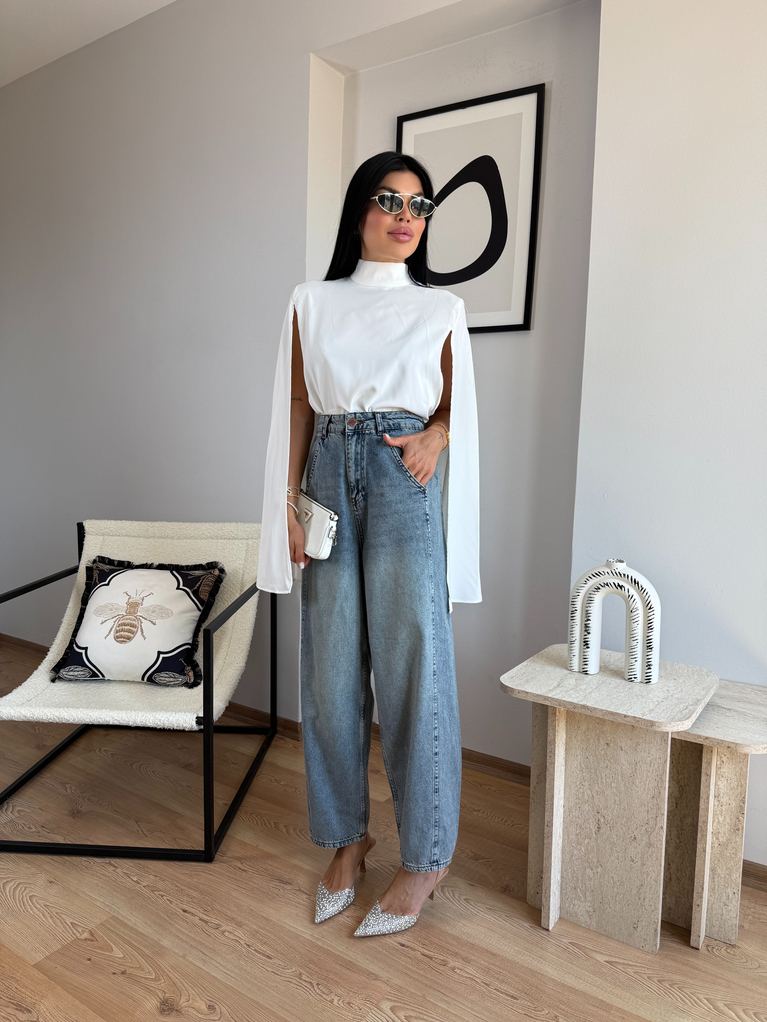 PELERİN MODEL DİK YAKA BEYAZ BLUZ