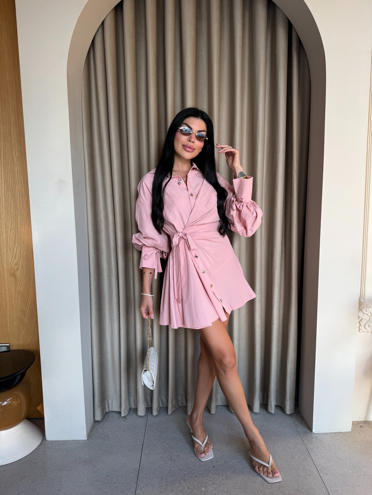 PEMBE TASARIM DÜĞME DETAYLI ELBİSE 