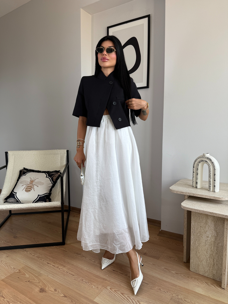 SİYAH DÜĞME DETAYLI CROP CEKET