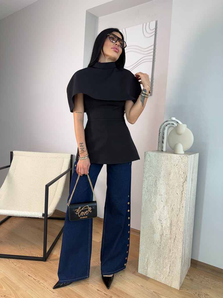 SİYAH PELERİN YAKA DETAYLI STRAPLEZ BLUZ
