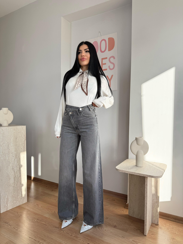 YÜKSEK BEL GRİ BEL DETAYLI JEAN 