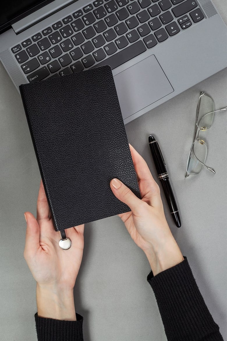 Büyük Boy Siyah Deri Defter 13 x 21 Çizgili