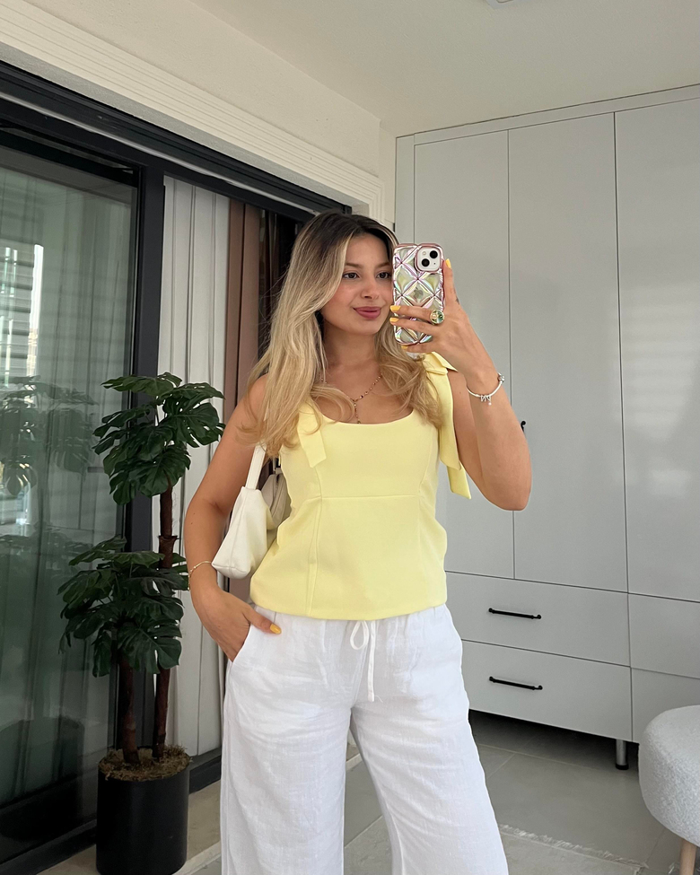 SARI FİYONK ASKILI BLUZ
