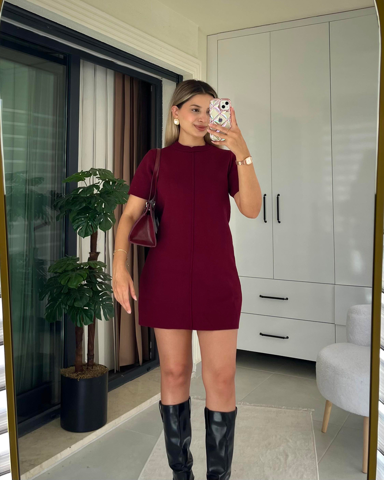 DİKİŞ DETAY BORDO KISA ELBİSE